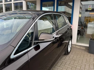 BMW 2 Serie Active Tourer 218d Active Tourer Essential I Automaat I Navigatie I Trekhaak / 7