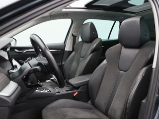 Skoda Octavia Combi 1.4 TSi 204 PK iV PHEV Business Plus | Stoelverwarming | Panoramadak | Camera | Adaptive Cruise | Head UP | 18 Inch | 95.33 Km !! / 21