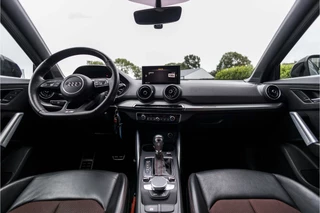 Audi Q2 35 TFSI S Edition  | 2x S-line | NL Auto | Virtual / 29