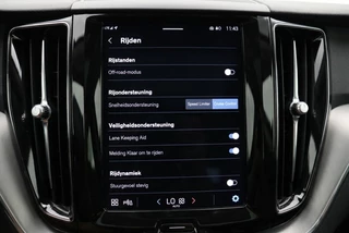 Volvo XC60 2.0 B4 MHEV 197PK Momentum 2WD Dealeronderhouden | Apple Carplay / Android Auto / 15