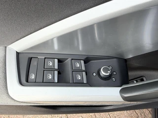 Audi Q3 45 TFSI e S edition I INCL. € 850,00 AFL.KOSTEN + BOVAG GARANTIE / 36