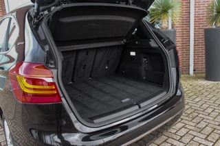 BMW 2-serie Active Tourer 225xe Luxury | Driving Assistant Plus | Panoramadak | Fileassistent | Active Cruise control | Head-up | HiFi audio | Sportstoelen | Rijstrooksensor | Keyless entry / 35