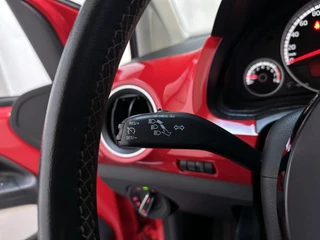 Volkswagen Up! 1.0 take up! BlueMotion Panoramadak Stoelverwarming Parkeersensoren / 15