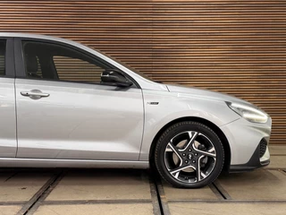 Hyundai I30 N-Line 1.0 T-GDi 120PK MHEV | Digital Dash | Sport Pack | Comfort Pack | Lane Assist | Drive Select | Camera | NAVI | / 24