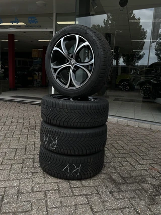 Alfa Romeo Tonale 1.5T Hybrid Edizione Speciale / 9