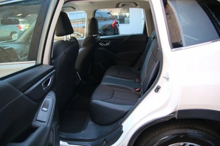 Subaru Forester 2.0i e-BOXER Luxury / 30