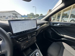 Ford Focus 1.0 EcoBoost Hybrid ST Line X  | Adapt. Cruise | Apple/Android | Stuur- en stoelverwarming | Keyless | PDC v+a incl. camera / 31