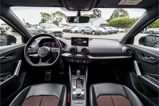 Audi Q2 35 TFSI S Edition  | 2x S-line | NL Auto | Virtual / 7