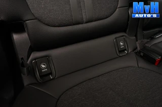 BMW 2-serie Active Tourer 218i Business Edition|SPORTSTOEL / 82