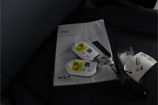 Kia PV5 Passenger Elite 71.2 kWh  - 11kW 3-fase - 5 Zits - 360°-camera - Parkeersensoren, voor-, zij- en achterkant - 7 Jaar of 150.000 Fabrieksgarantie / 63