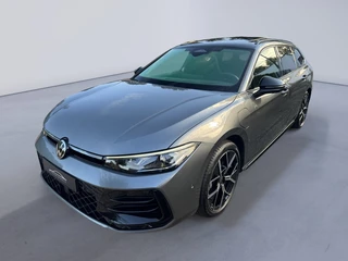 Volkswagen Passat Variant 1.5 eHybrid R-Line Edition 272pk / 5 JR Garantie / Pano / Leer / Trekhaak / H-K / Hud / Keyless / 360