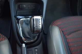 Renault Captur 1.2 TCE AUT. / STOEL VERW. / ECC / PDC / H-LEDERLOOK BEKL. / 38