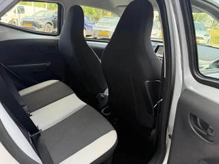 Toyota Aygo 1.0 VVT-i x-play NL-AUTO EL-RAMEN CAMERA NAVI BLUETOOTH AIRCO AUTOMAAT / 8