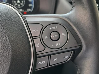 Toyota RAV4 2.5 Hybrid AWD Dynamic NWE. 4-SEASONS STOEL- & VOORRUITVERWARMING PDC V+A DIGITAL DISPLAY LED / 23