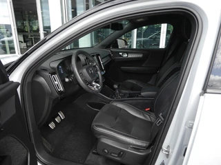Volvo XC40 1.5 T3 Momentum Business | Zwart dak | Navigatie | Adaptieve Cruise control | Camera | Elektrische achterklep | Elektrisch verstelbare stoelen met geheugen / 8