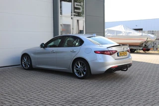 Alfa Romeo Giulia 2.0T SUPER AUT ORIG.NL/A.CarPlay/Ad.Cruise/Stuur&Stoelverw./18inch 114dkm! / 13
