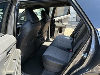 Toyota bZ4X Touring DYNAMIC 75 KWH VOORRAAD VOORDEEL VAN €49.990 VOOR €47.300!!! BLIND-SPOT PARK-SENSOREN STOEL/STUURVERW APPLE/ANDROID 18" LM-VELGEN / 5
