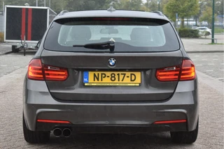 BMW 3 Serie Touring 320i xDrive High Executive M 184 pk  | Vol | HUD | Elekt.haak | Keyless | Open dak | Camera | LED/Xenon | LM-Velgen 19" / 6
