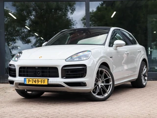 Porsche Cayenne Coupé 3.0 E-Hybrid Pano Achterasbesturing Krijtgrijs Luchtvering Softclose Stoelkoeling SOH 88,7%