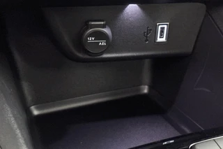 Opel Corsa Electric Long Range Edition 51 kWh Achteruitrijcamera Apple CarPlay Parkeersensoren Voor en Achter / 33