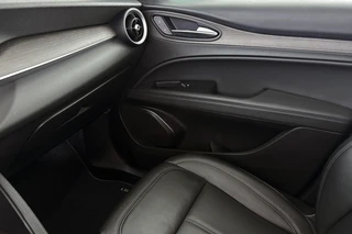 Alfa Romeo Stelvio 2.0 T AWD Veloce Ti 280PK Pano Leder Stuur-Stoelverwarming Keyless Memory / 44