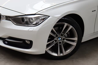 BMW 3 Serie Touring 316i High Executive Sport Line  / Navigatie Professional / Leder / Stoelverwarming / Climate Control / 18 Inch / Bluetooth / Xenon / Parkeersensoren / Cruise Control / 11