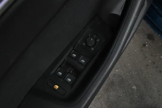 Volkswagen Passat Variant 1.6 TDI Comfort Business  Automaat, Navigatie, Apple carplay, Climate, / 13