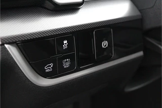 Kia Sportage 1.6 T-GDi Hybrid DynamicPlusLine  - Kantel/Schuifdak - Stoel en stuur verwarming - Parkeersensoren - Navigatie- Fabrieksgarantie tot 10-2031 / 36