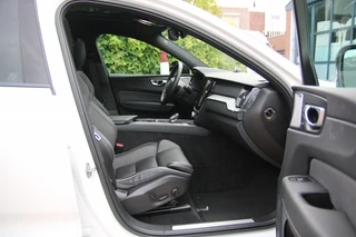 Volvo XC60 2.0 T6 AWD Ultimate Dark | 100% SOH | 360 | B&W | Pano / 35