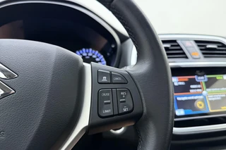 Suzuki S-Cross 1.4 Boosterjet Stijl 140pk | Panoramadak | Navigatie | Camera | Lederen Bekleding | Climate Control | Stoelverwarming | Cruise Control Adaptief / 21