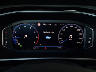 Volkswagen T-Roc Cabrio 1.5 TSI 150pk DSG R-Line (Trekhaak,Camera,Virtual,IQ) / 26