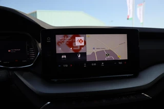 Skoda Octavia 1.5 TSI G-TEC Business Edition|Cruise control|Apple carplay/Android auto|Navi| / 10