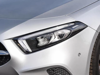 Mercedes-Benz A-klasse 180 d Launch Edition Widescreen Camera Apple CarPlay Android Auto Navigatie Stoelverwarming / 35