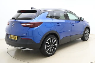 Opel Grandland X 1.6 Turbo Hybrid Elegance Automaat | Lederen bekleding | Stoelverwarming en ventilatie | Electrische achterklep | Keyless | Navigatie | DAB radio / 2