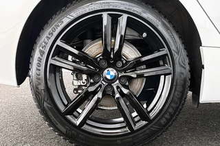 BMW 2-serie Active Tourer 218i M Sport Head-Up Sportstoelen Stoelverwarming HiFi Camera / 21