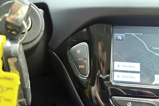 Opel Corsa 1.4 16v 90pk 5drs Favourite | Navigatie | Airco | Cruise control | Lichtmetalen velgen | Parkeersensoren | Dealeronderhouden / 25
