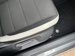 Volkswagen T-Roc 2.0 TSI 4Motion Sport  | Pano | ACC | LED |Camera | Trekhaak | Stoelverw. | / 35