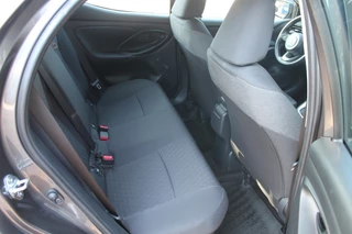 Toyota Yaris 1.5 HYB. ACTIVE Automaat / Camera / Cruise control / Dab radio / Apple carp. / 20