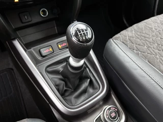 Suzuki Vitara 1.4 Boosterjet Comfort Smart Hybrid | Adaptive Cruise | Stoelverwarming | Navigatie | Camera | Panoramadak / 17