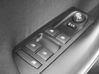 Opel Astra Sports Tourer 1.2 Edition 2020 130pk | Stoel en stuurverwarming | Trekhaak | Lichtmetalen velgen | Navigatie | 130PK | Airco / 16