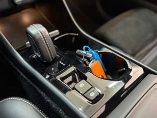 Volvo XC40 1.5 T3 R-Design | Pano | Winterpakket | Elektr voorstoelen+memory | Camera | Carplay / 25