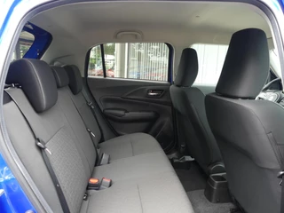 Suzuki Swift 1.2 Style Smart Hybrid BLACK RHINO, Apple Carpl/Andr Auto,Camera, Adaptive Cruise Control Climate Control, Navigatie. / 31