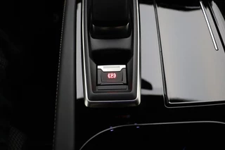 Peugeot 508 SW 1.6 HYbrid GT | Nieuwe tractiebatterij | 225pk | 18" LM Velgen | Camera | Dodehoek Detectie | Full LED | Lane Assist | Navigatie | Afneembare trekhaak / 30