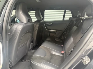 Volvo V60 1.5 T3 R-DESIGN NAVI/PDC/TREKH/STOEL VOORRUIT VERW/enz / 12