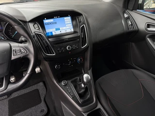 Ford Focus Wagon 1.0 ST-Line Cruise Navi Airco Carplay / 9