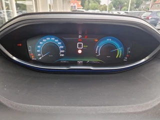 Peugeot 3008 1.6 HYbrid 180 Allure Pack Business | DEMO | Achteruitrijcamera | Parkeersensoren V+A | Cruise & Climate control | Navigatie / 17