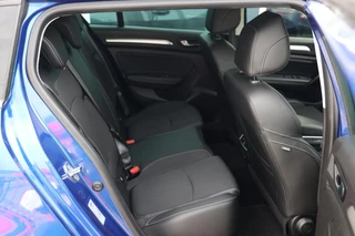 Renault Megane Estate 1.6 E-Tech Plug-In Hybrid 160 Intens|Camera|HUD|Keyless|Dodehoek assistentie / 12
