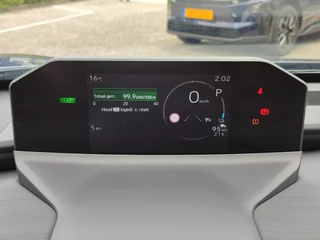 Toyota bZ4X Touring EXECUTIVE AWD 75 kWh NIEUW! PANODAK JBL-AUDIO 1500KG TREKGEW LM-VELGEN 20" 4S-BANDEN STOELVERW/KOELING STUURVERW BLIND SPOT WARMTEPOMP EL-ACHTERKLEP / 18