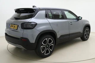 Jeep Avenger Summit 54 kWh | Camera | Apple carplay/Android auto | Voorruitverwarming | Climate control / 2