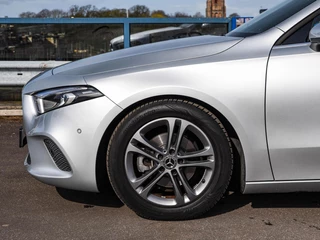 Mercedes-Benz A-klasse 180 d Launch Edition Widescreen Camera Apple CarPlay Android Auto Navigatie Stoelverwarming / 36